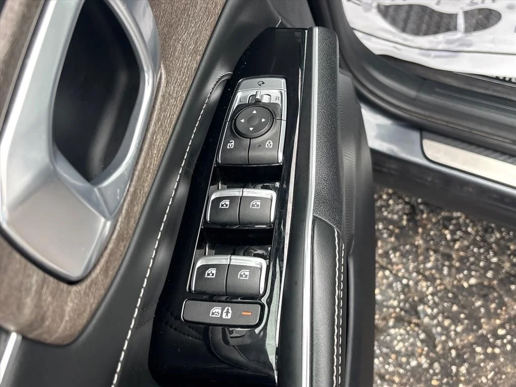 Used 2022 Black Kia X-Line EX image 26