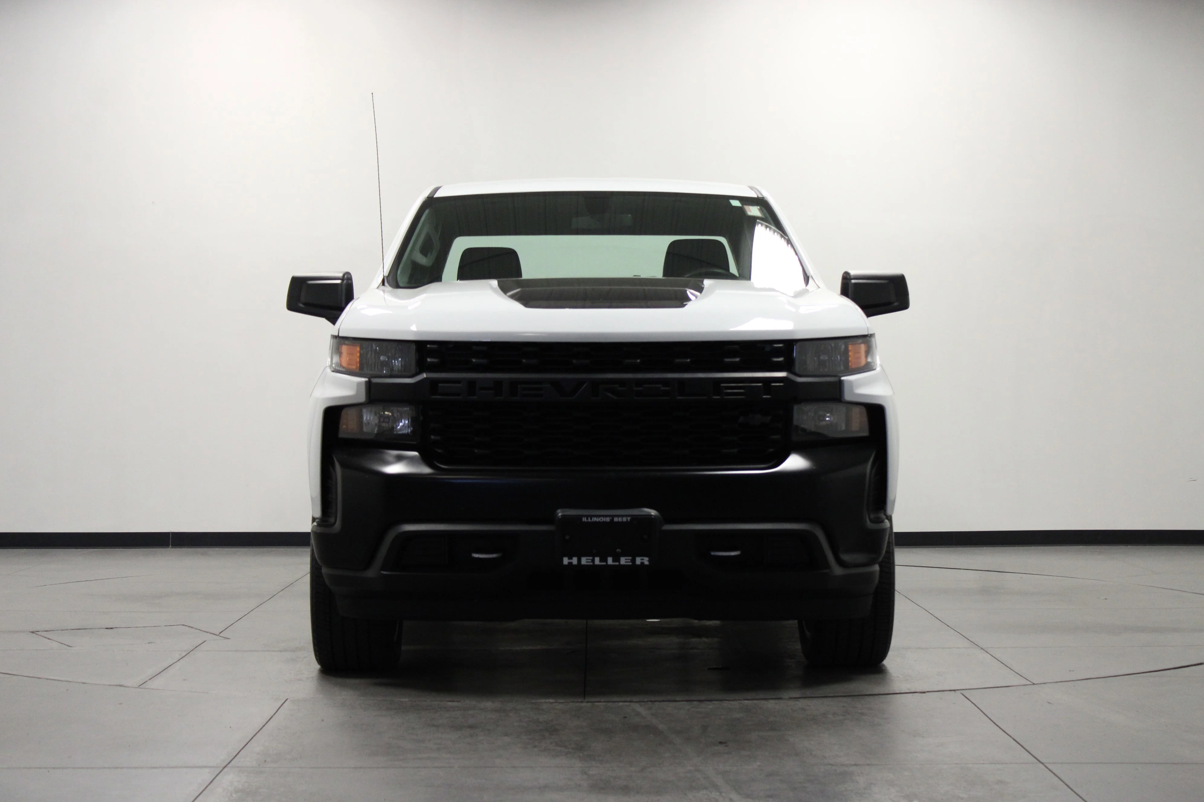 Used 2022 Summit White Chevrolet WT image 9