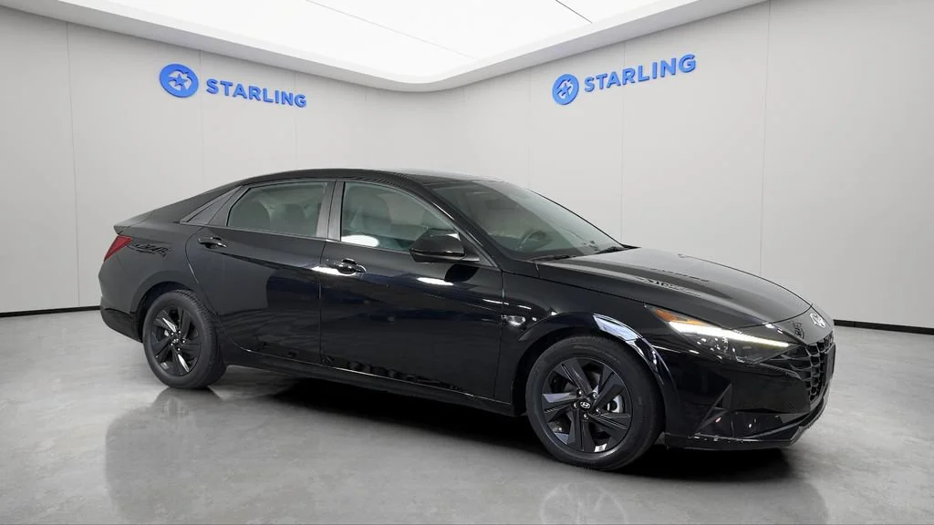 Used 2022 Black Hyundai SEL image 12