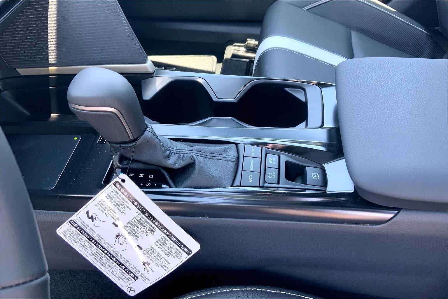 View vehicle photo 7