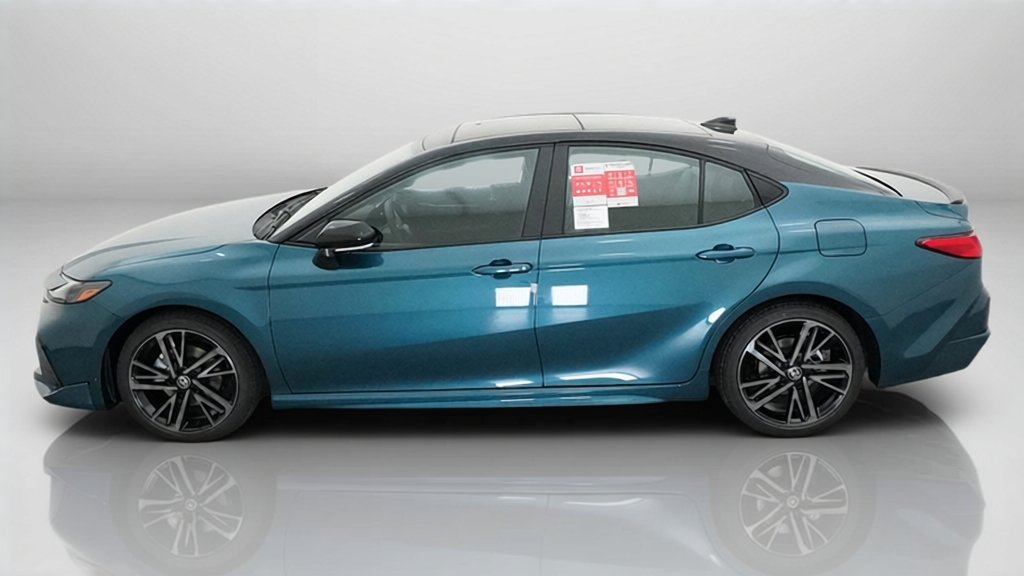 New 2026 Ocean Gem with Midnight Black Metallic roof Toyota XSE image 28