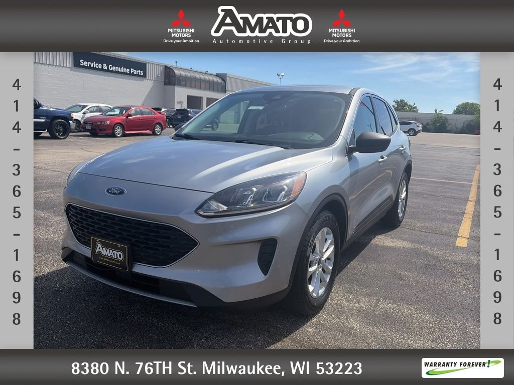 Used 2022 Silver Ford SE image 1