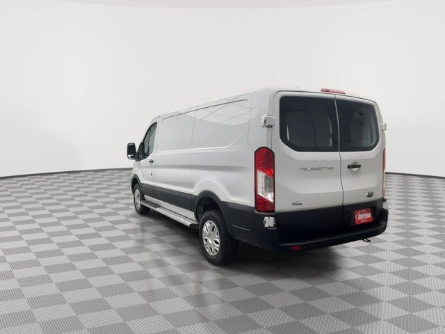Used 2025 Oxford White Ford 250 image 29