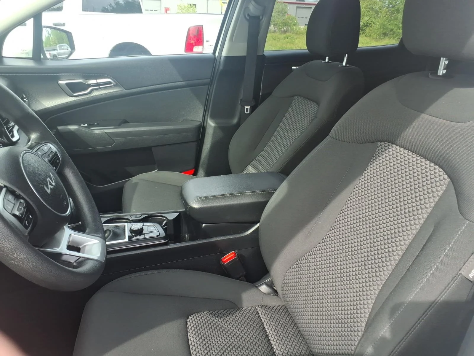 Used 2024 Snow White Pearl Kia LX image 14