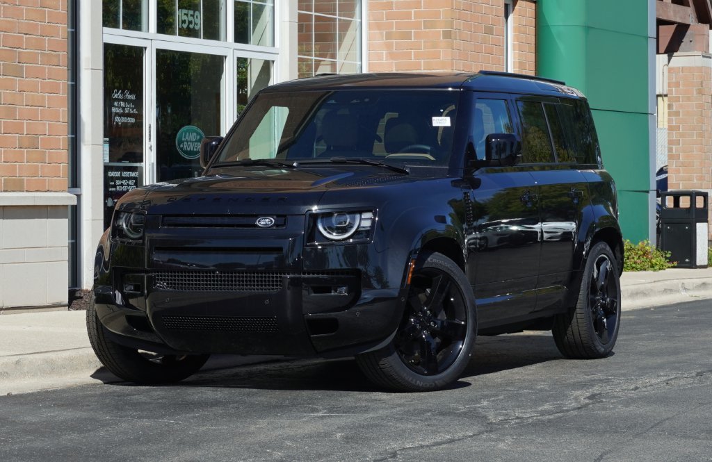 New 2026 Santorini Black Land Rover X-Dynamic SE image 1