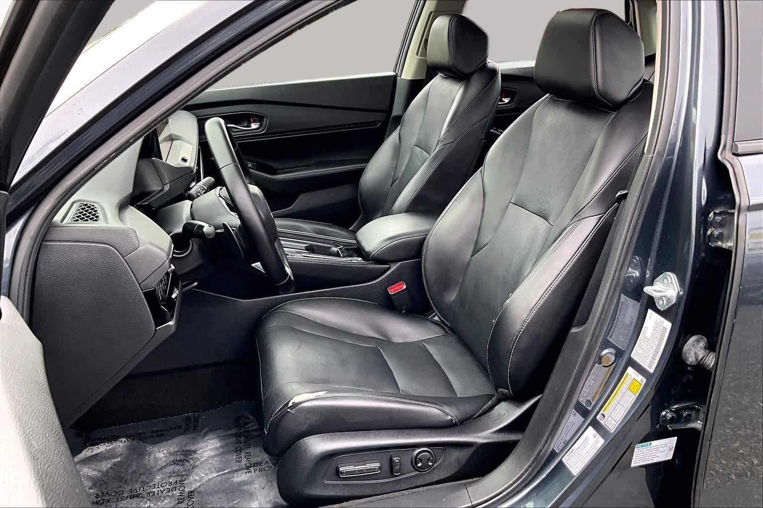 Used 2023 Meteorite Gray Metallic Honda Touring image 8