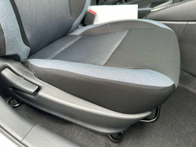 2025 Nissan Versa Sedan SV - Photo 9
