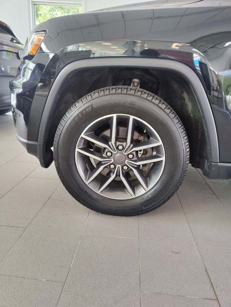 Used 2019 Black Jeep Limited image 19