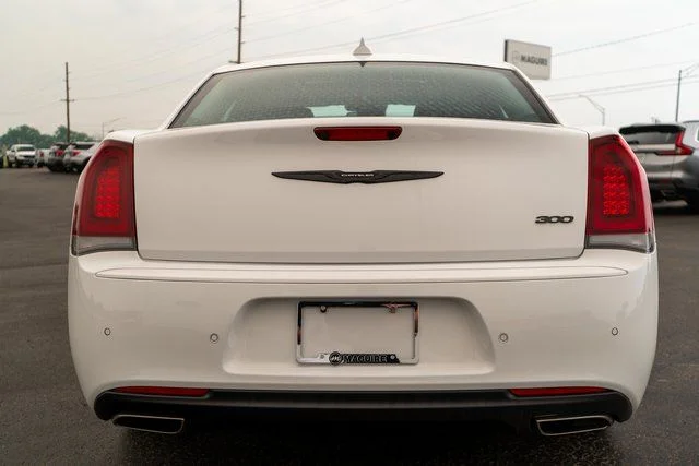 Used 2023 White Chrysler Touring image 7