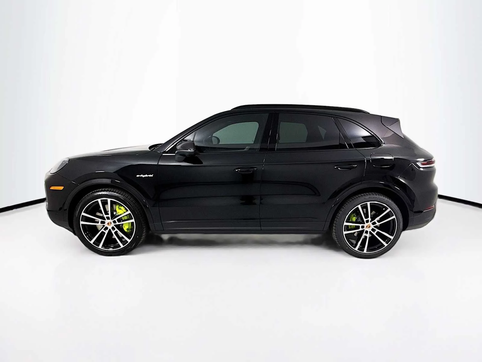 New 2026 Chromite Black Metallic Porsche E-Hybrid image 2