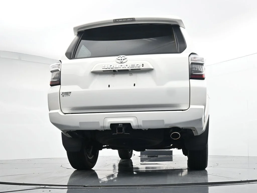 Used 2023 White Toyota SR5 image 21