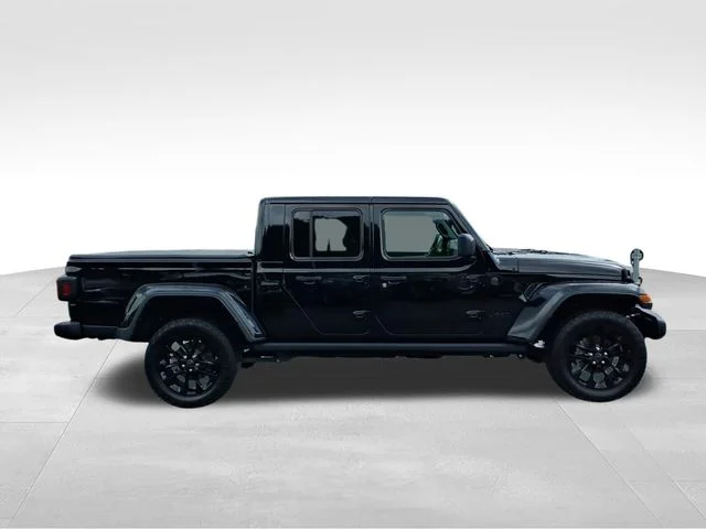 Used 2025 Black Jeep Nighthawk image 9