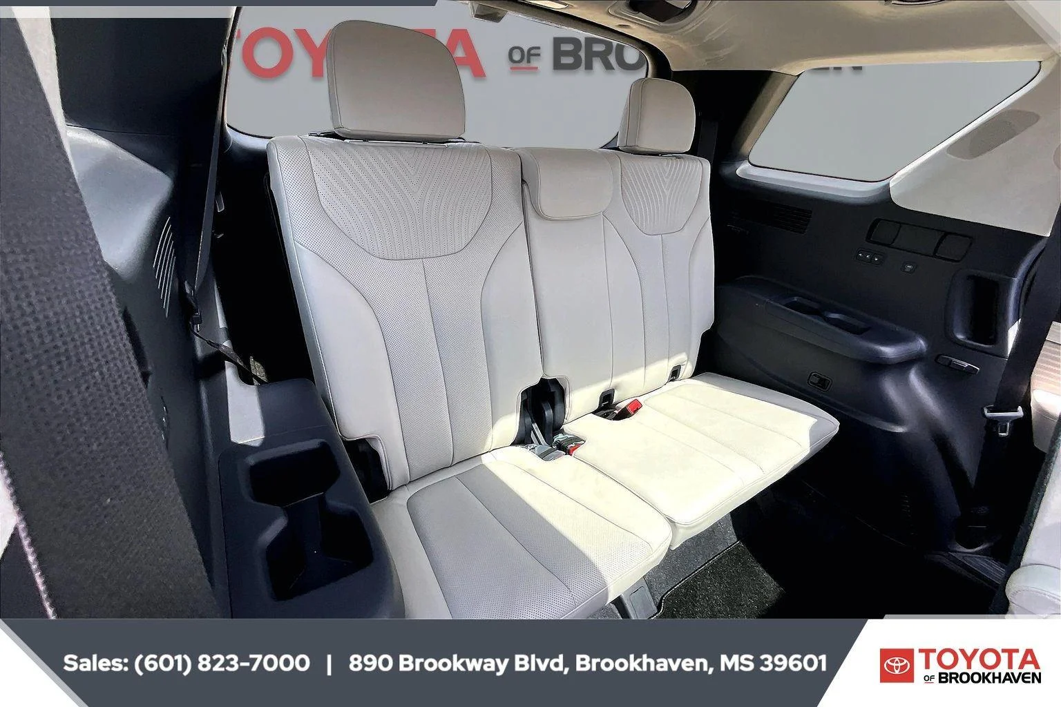 Used 2024 Sierra Burgundy Hyundai Calligraphy image 21
