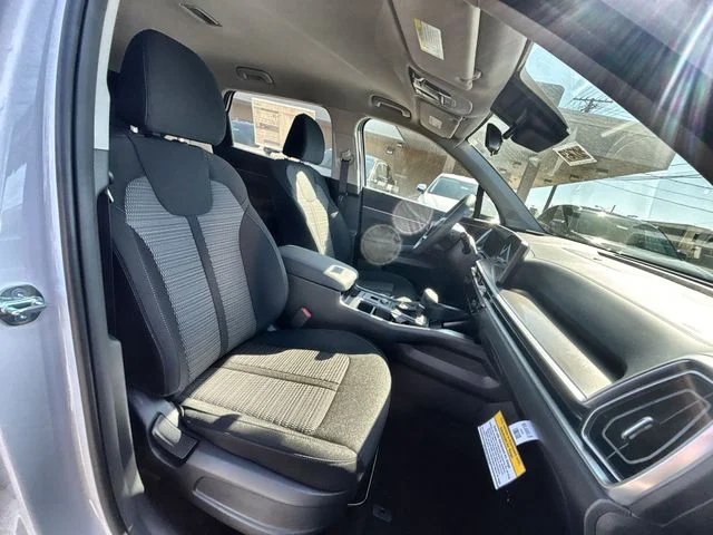 New 2026 Glacial White Pearl Kia LX image 27