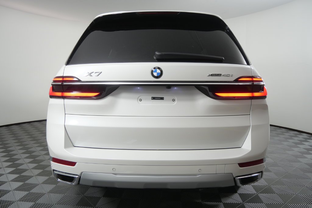 New 2027 Mineral White Metallic BMW xDrive40i image 5