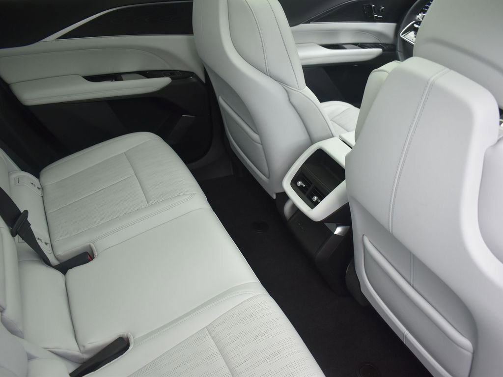 2024 CADILLAC LYRIQ - Image 28