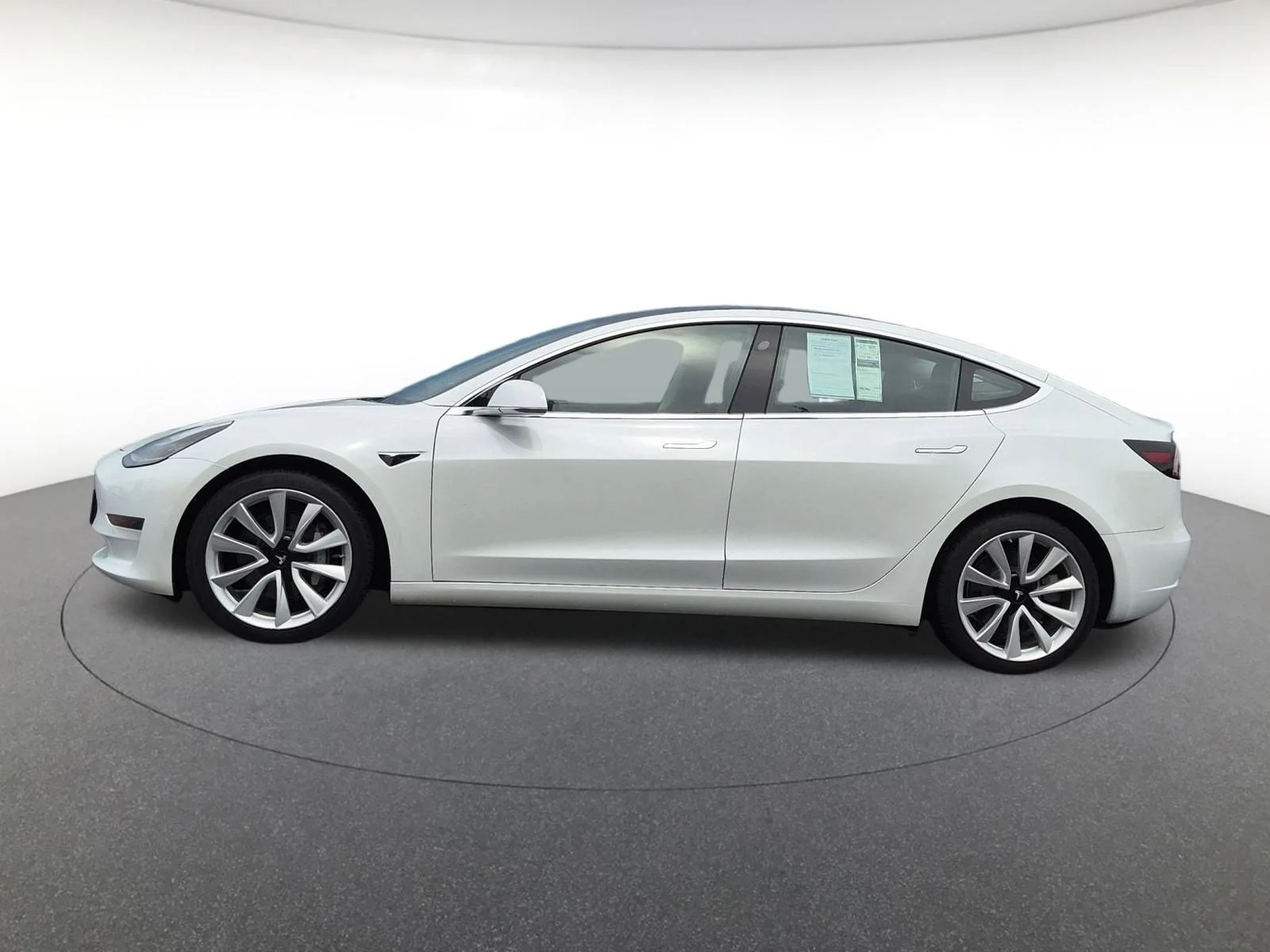 Used 2018 White Tesla Mid Range Battery image 8