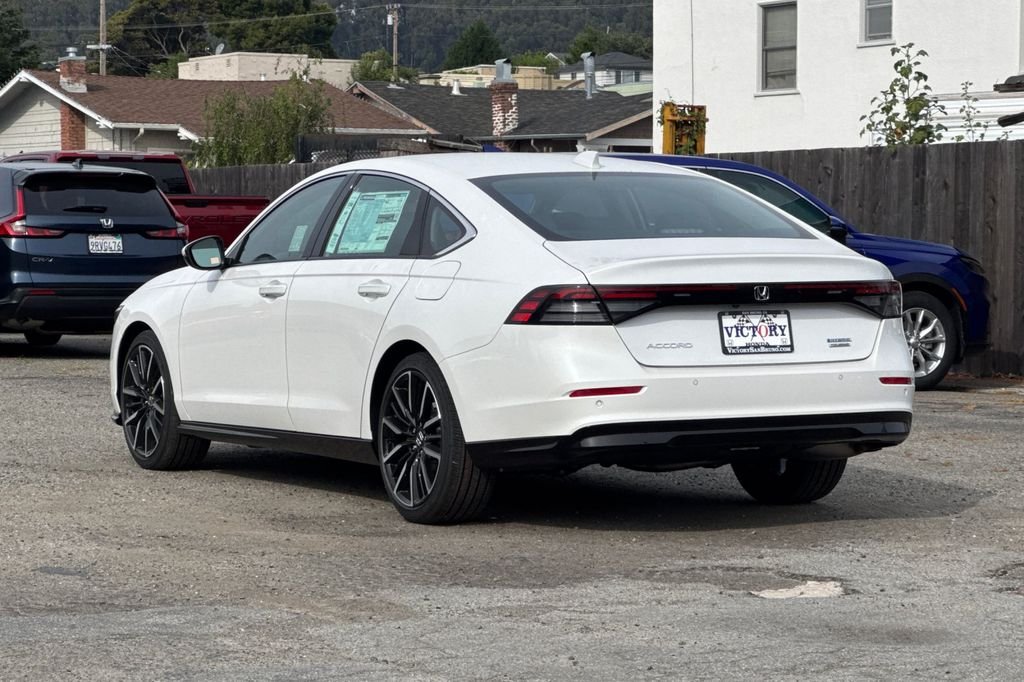 New 2026 Platinum White Pearl Honda Touring image 6