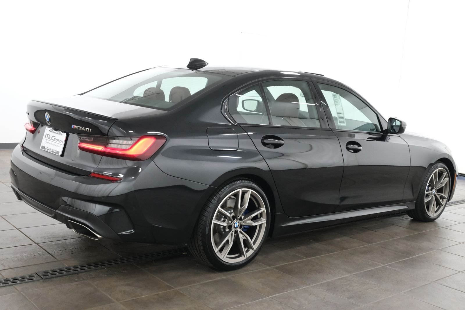 Used 2022 Black Sapphire Metallic BMW M340i xDrive image 5