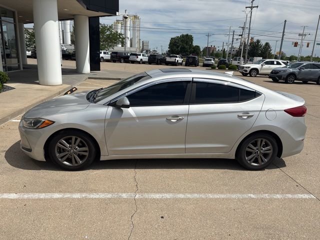 2018 Hyundai Elantra 1.8 Value Edition A/T's photo