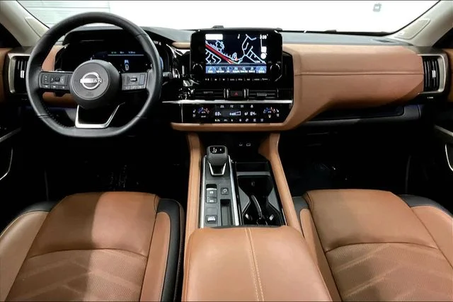 Used 2025 Boulder Gray Pearl Nissan Platinum image 18