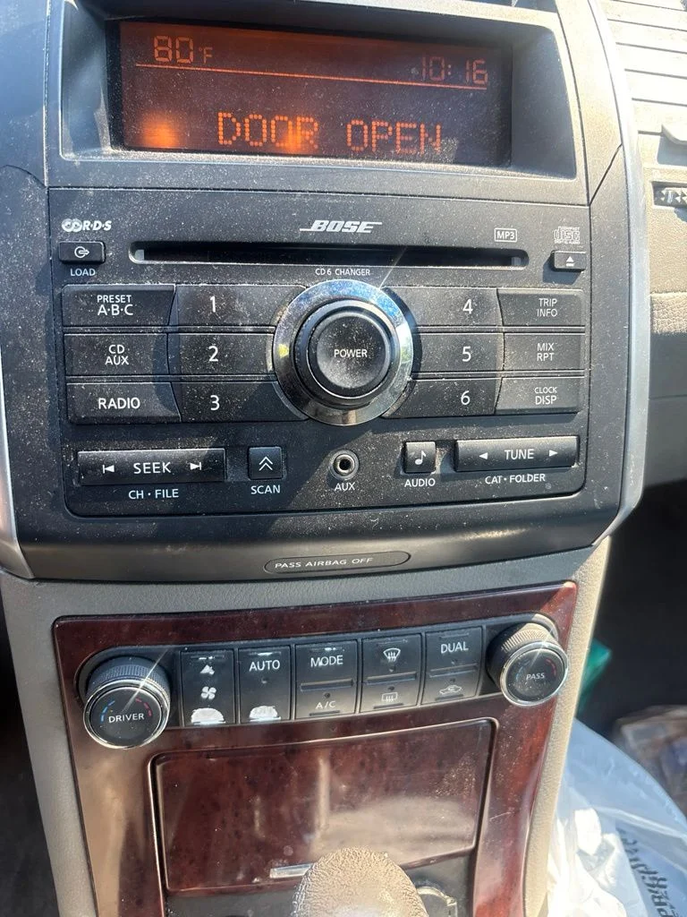 Used 2007 Silver Nissan 3.5 SL image 30