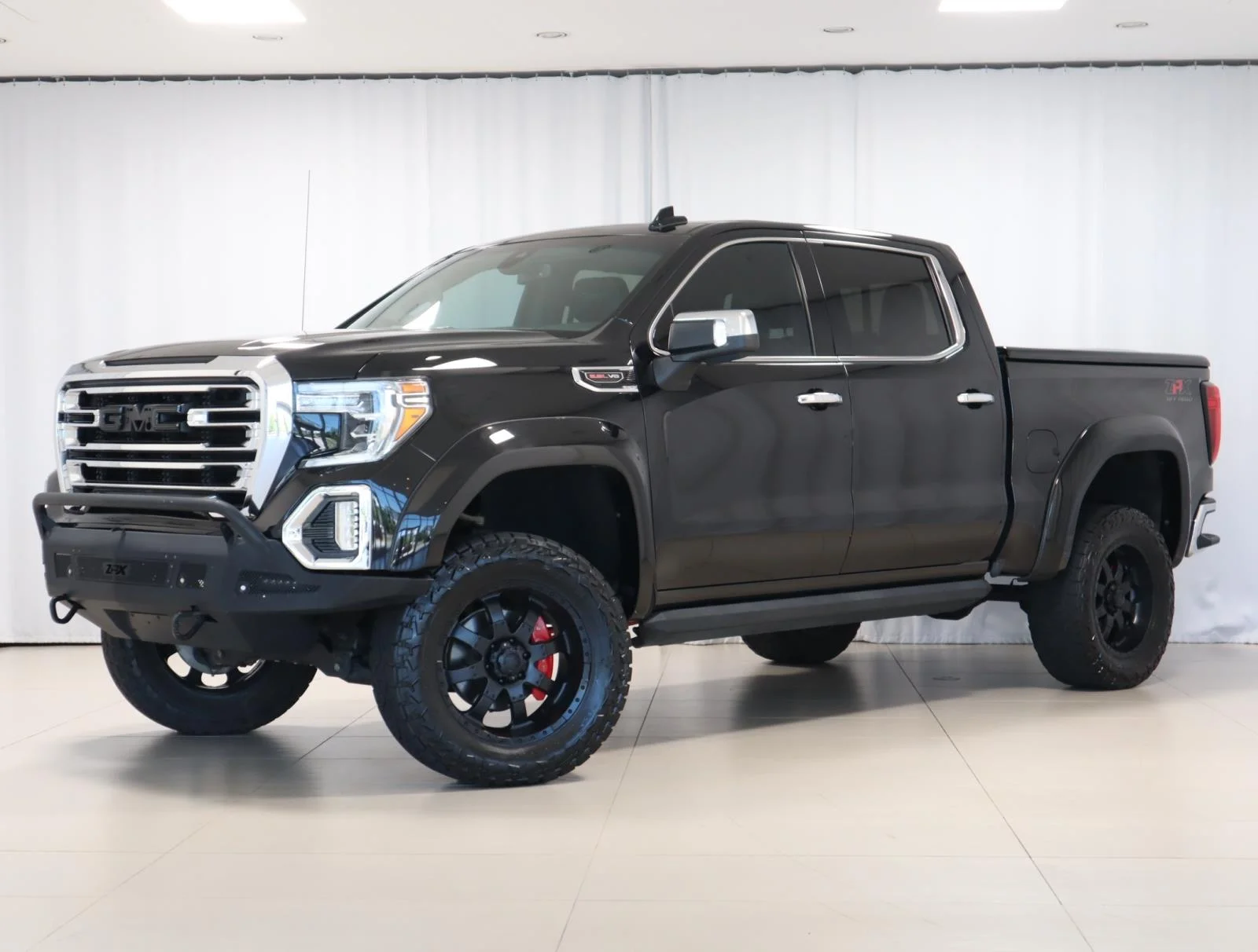 2020 GMC Sierra 4WD Crew Cab Short Box SLT's photo