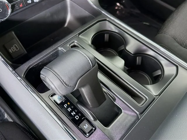 New 2026 Carbonized Gray Metallic Ford XLT image 17