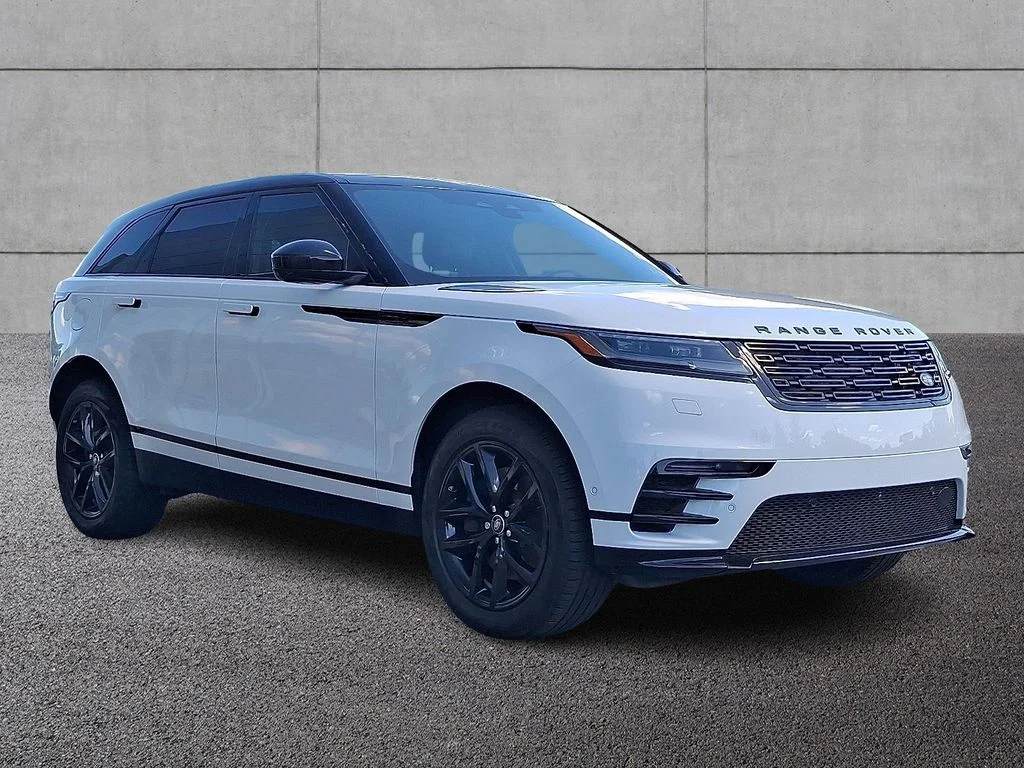 Certified Used 2026 Fuji White Land Rover Dynamic SE image 3
