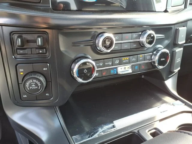 New 2026 Agate Black Metallic Ford Lariat image 39