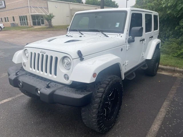 Used 2017 White Jeep Unlimited Rubicon image 1