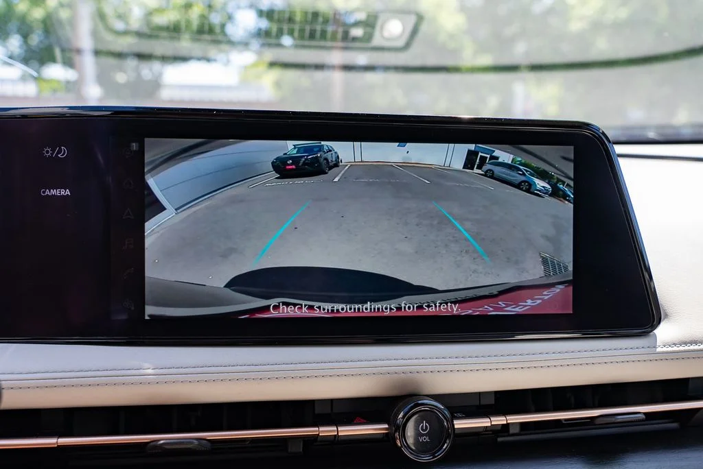 Used 2023 Black Nissan ENGAGE image 18