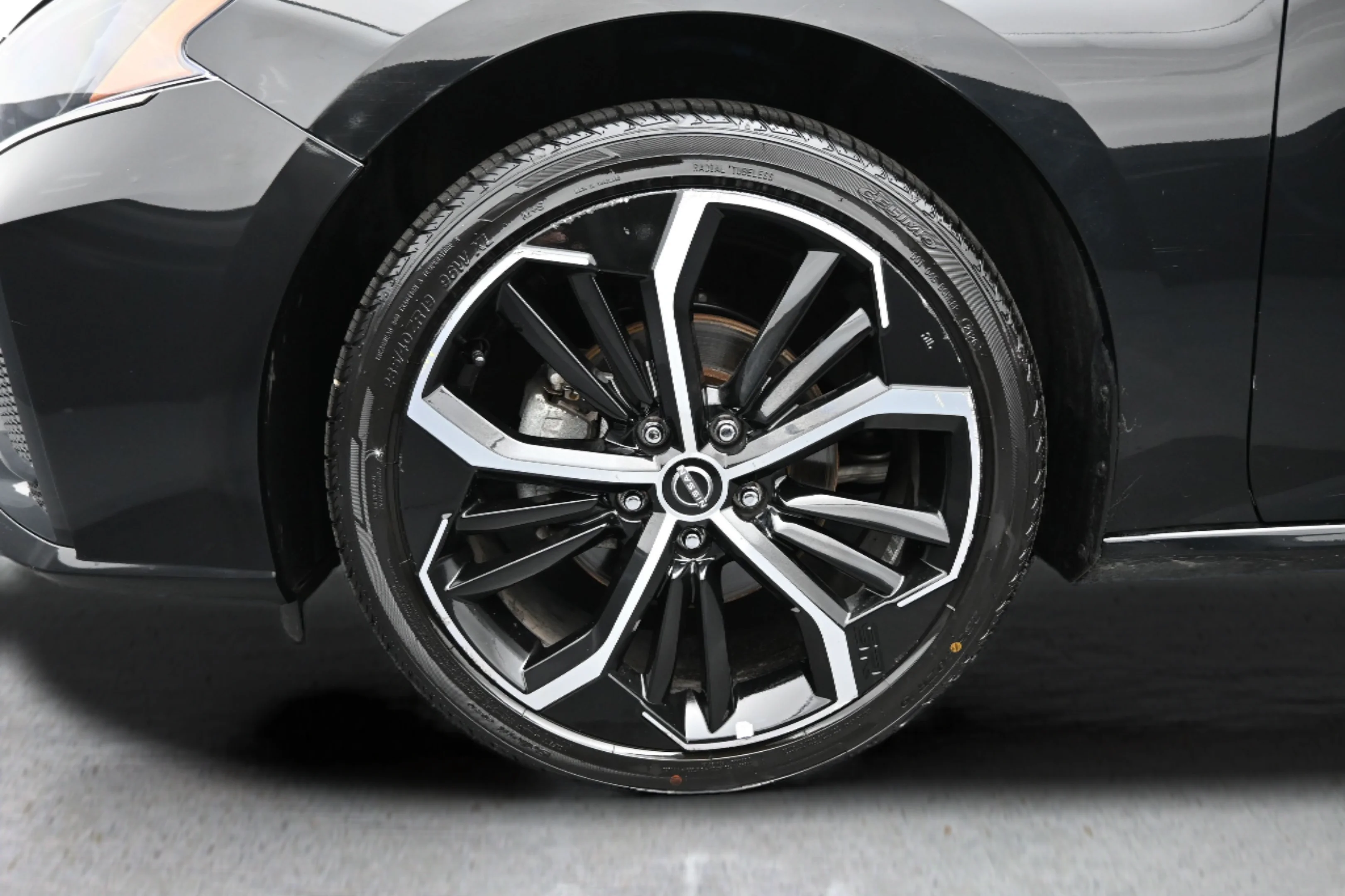 Used 2025 Super Black Nissan SR image 10