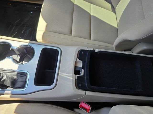 Certified Used 2022 White Jeep Laredo E image 26
