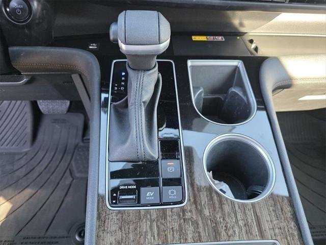 2025 Toyota Sienna Platinum - Photo 28