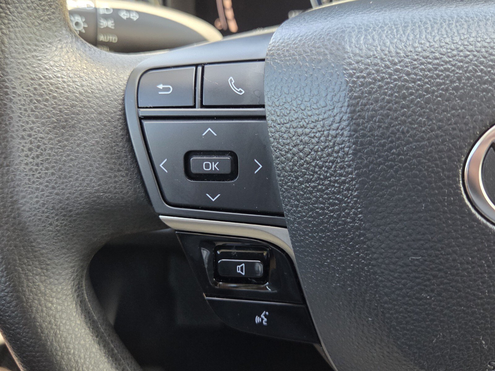 Used 2025 Underground Toyota LE image 23