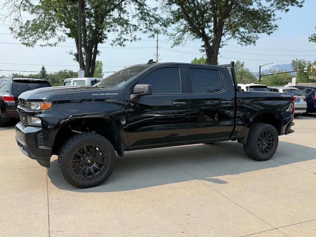 Used 2022 Black Chevrolet Custom image 7