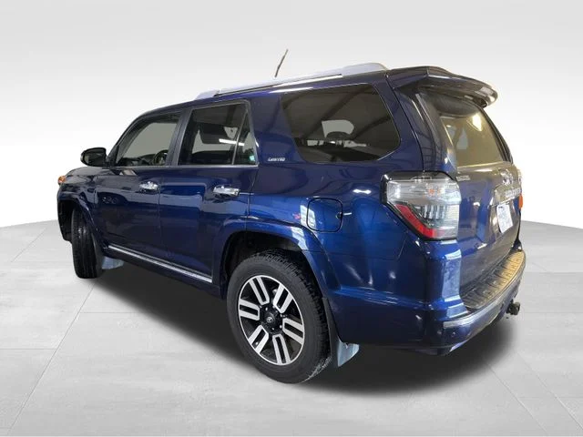 Used 2018  Toyota  image 4