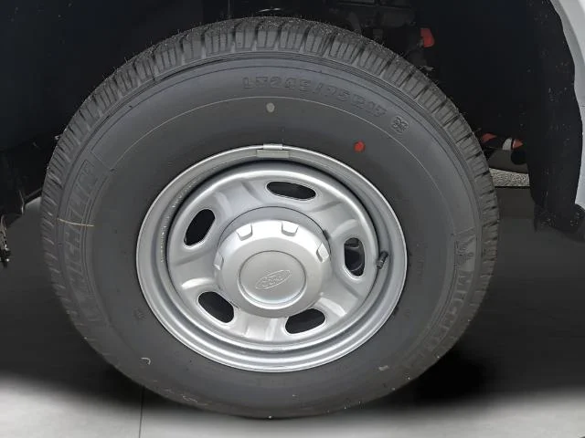 New 2026 Oxford White Ford F-250® XL image 32