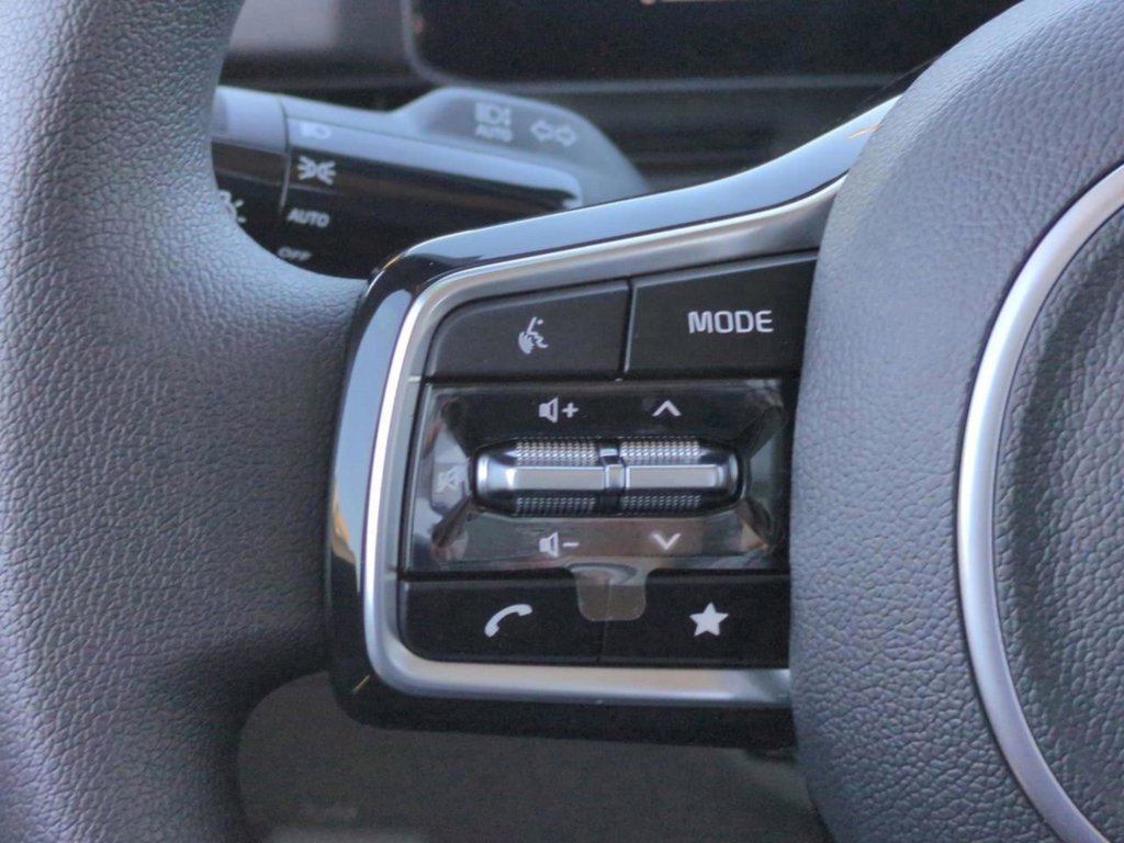 New 2026 Snow White Pearl Kia LX image 28