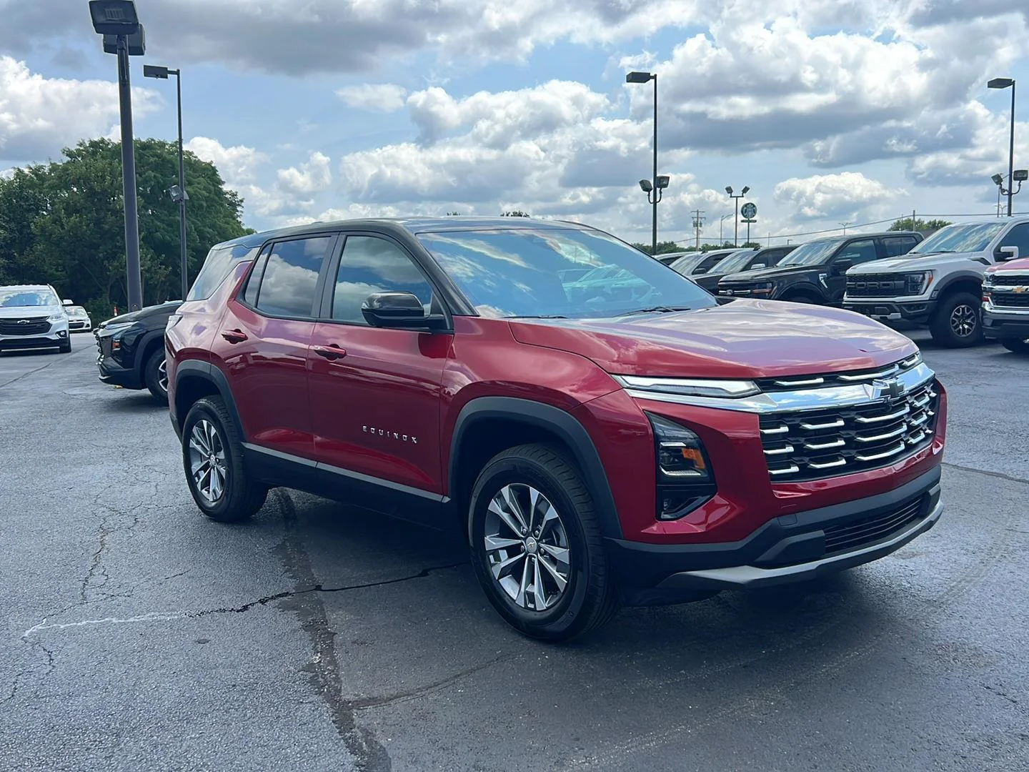 2027 Chevrolet Equinox LT - Photo 8