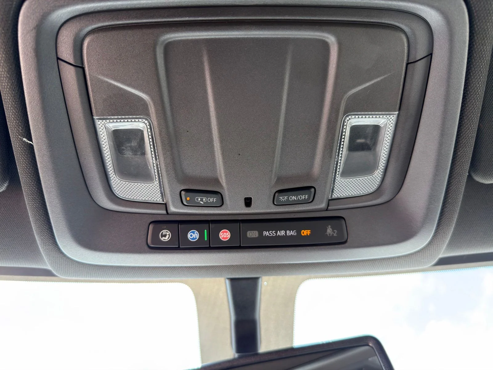 Used 2023 White GMC SLT image 29