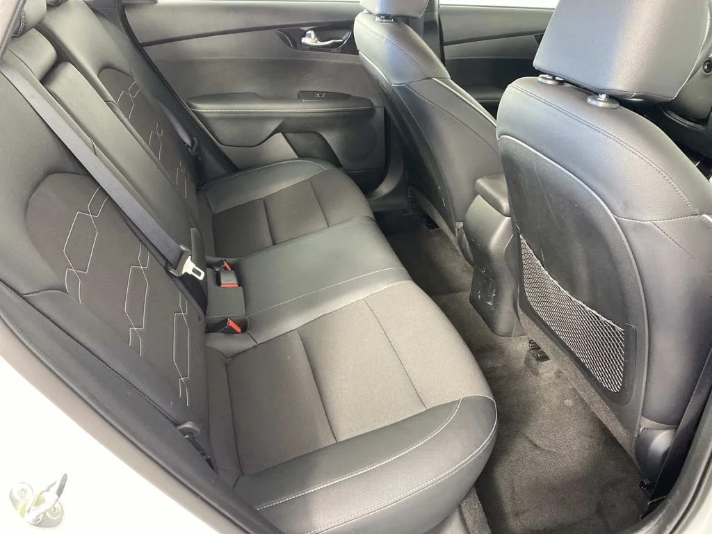 Used 2024 White Kia GT-Line image 12