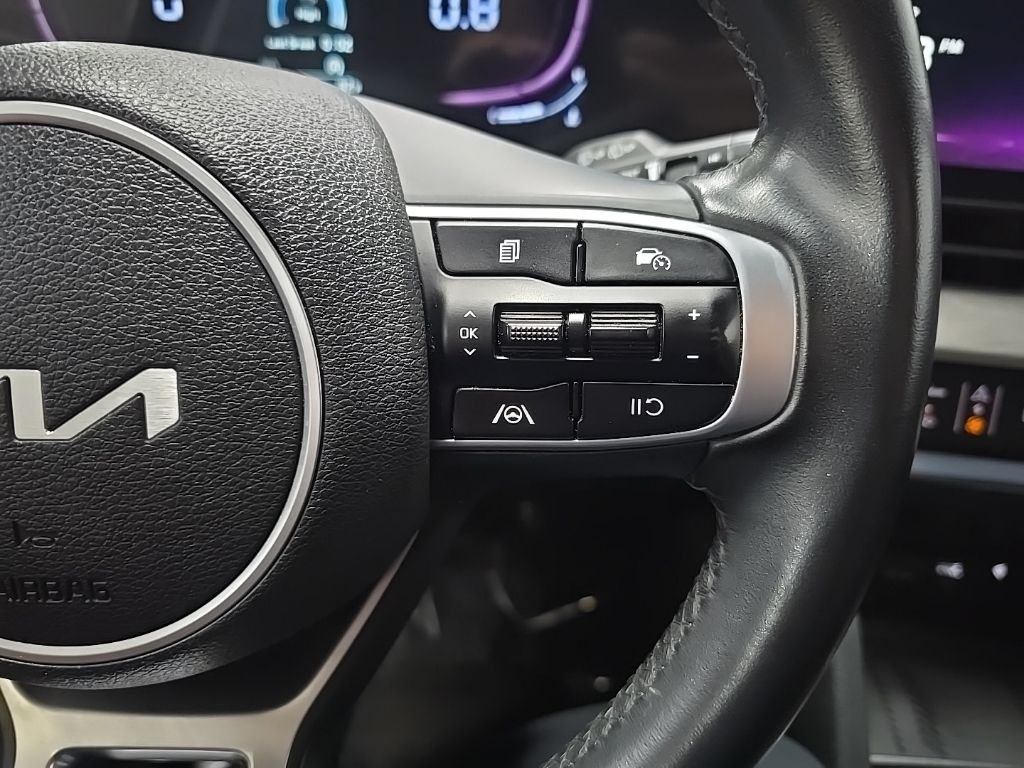 Used 2023 White Kia X-Line image 20