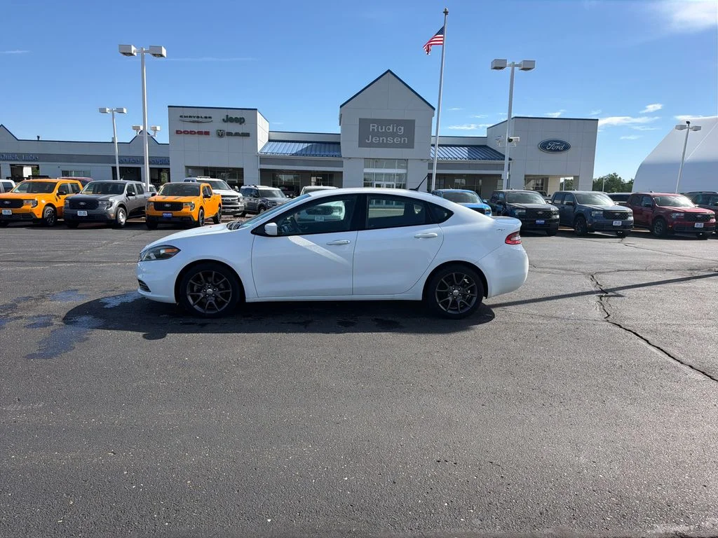 Used 2016 White Dodge SE image 2