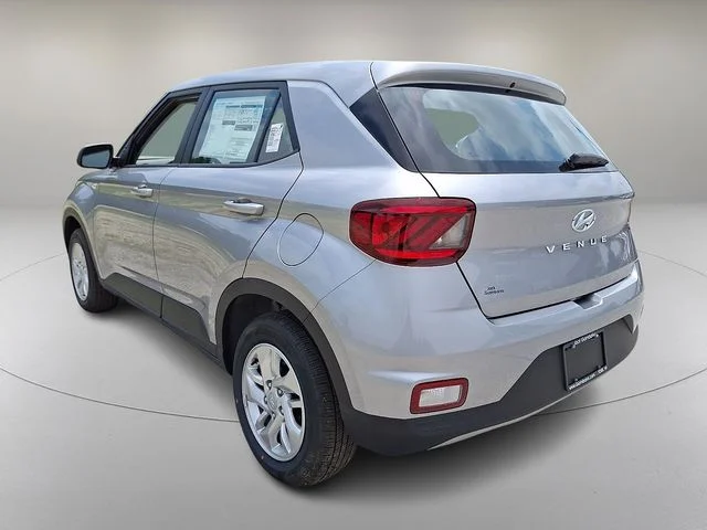 New 2026 Silver Hyundai SE image 5