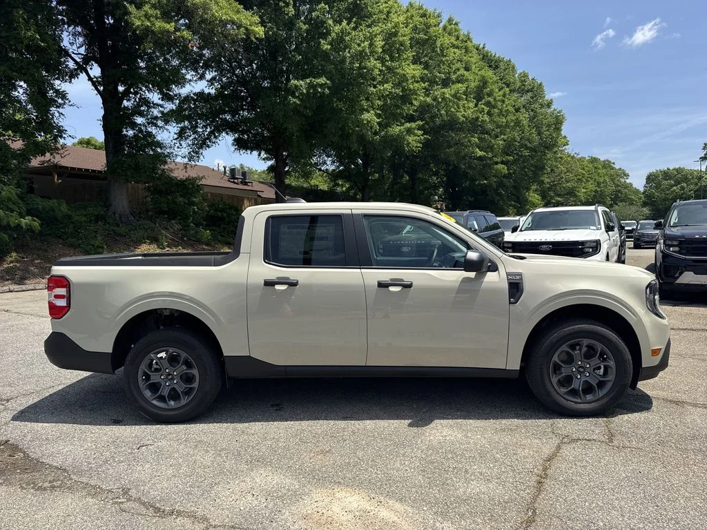 New 2025 Desert Sand Ford XLT image 8
