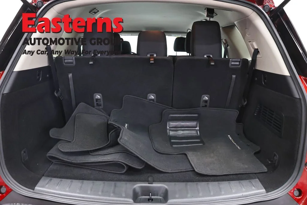 Used 2024 Red Nissan SV image 9