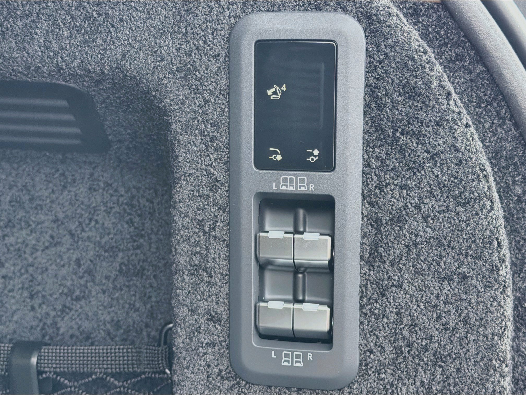 New 2026 Fuji White Land Rover SE image 13