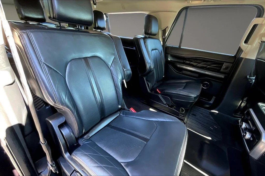 Used 2020 Black Ford Platinum image 27